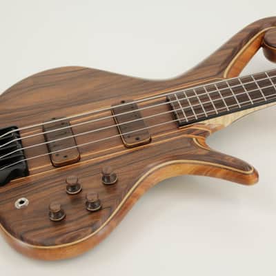 D Huff custom Bass image 3