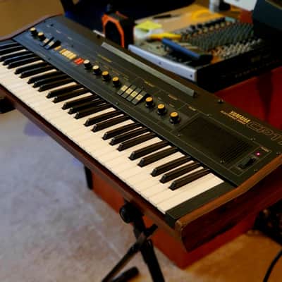 YAMAHA CP11 FULLY SERVICED RARE VINTAGE BEAUTY IN AMAZING CONDITION! image 1