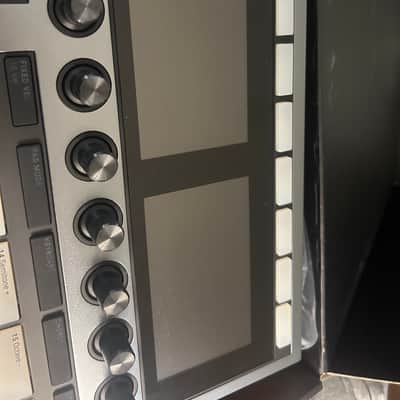 Native Instruments Maschine Plus 2020 - Present - Black mint in the box image 3