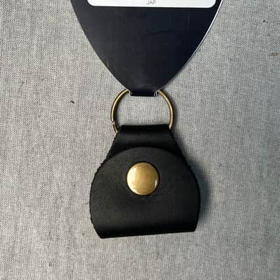 Gibson AKYC-BLK Premium Leather Pickholder Keychain Black image 2