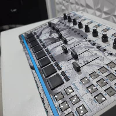 Isla Instruments S2400 Desktop Sampler 2019 - Present - Black with removable Vinyl Pete Rock Skin image 4