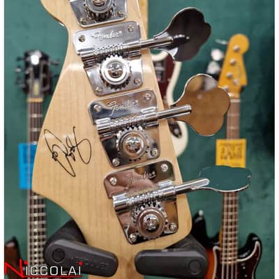 Fender Geddy Lee Jazz Bass, Maple Fingerboard, 3-Color Sunburst Demo image 11