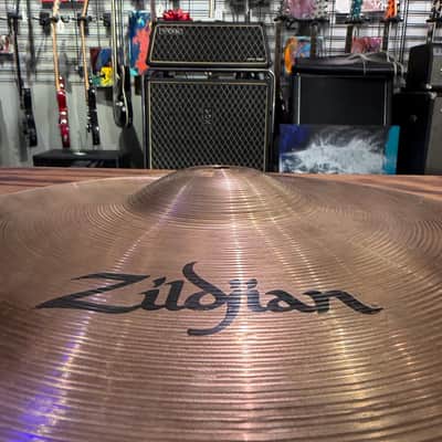 Zildjian 18" ZBT Crash Cymbal 2004 - 2019 - Traditional image 3