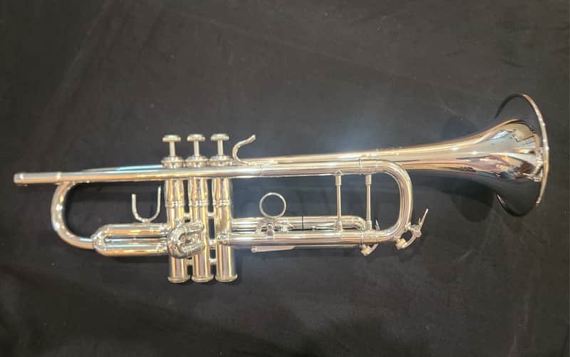 Vincent Bach Stradivarius Model 37 1983-84 - Silver image 1