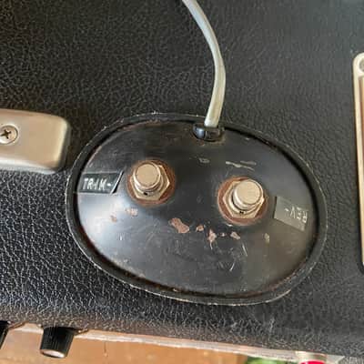 Vintage Fender Deluxe Reverb  2-Channel 22-Watt 1x12" Guitar Combo 1968 - 1969 - Silverface image 6