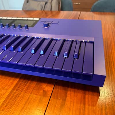 Native Instruments Komplete Kontrol S49 Mk2 25th Anniversary Edition in Ultraviolet Purple image 4