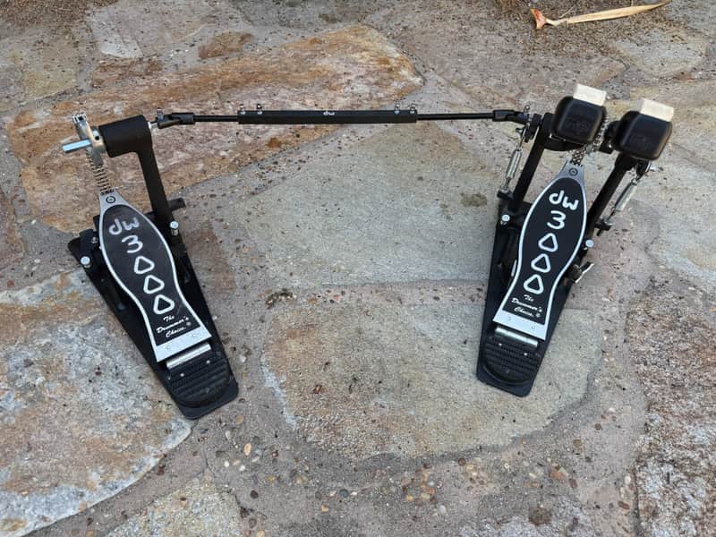 DW 3000 Series Double Bass Drum Pedal - EXCELLENT image 1