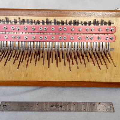 Array Instruments Mbira 2-Octave Birch with Solid Walnut Body Bild 2
