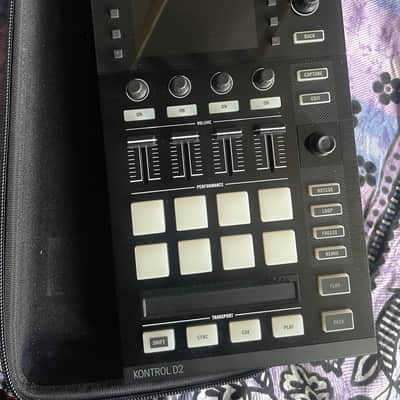 Native Instruments Traktor Kontrol D2 with Magma Case image 1