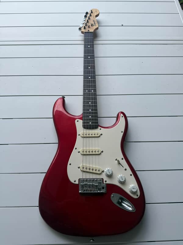 Squier affinity series stratocaster image 1