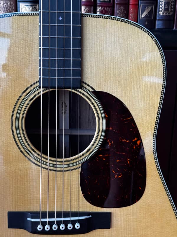 Martin  HD-28V Custom Shop 2021 - Adirondack/Premium Guatemalan image 1