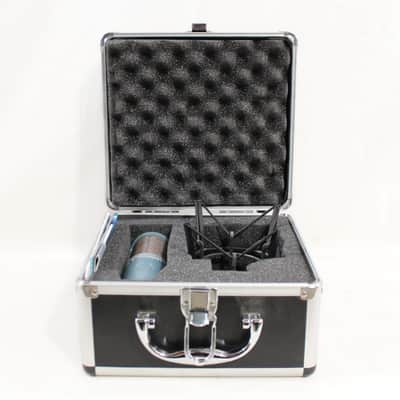 AKG Perception 220 Condenser Microphone w/ Shock Mount & Case image 1