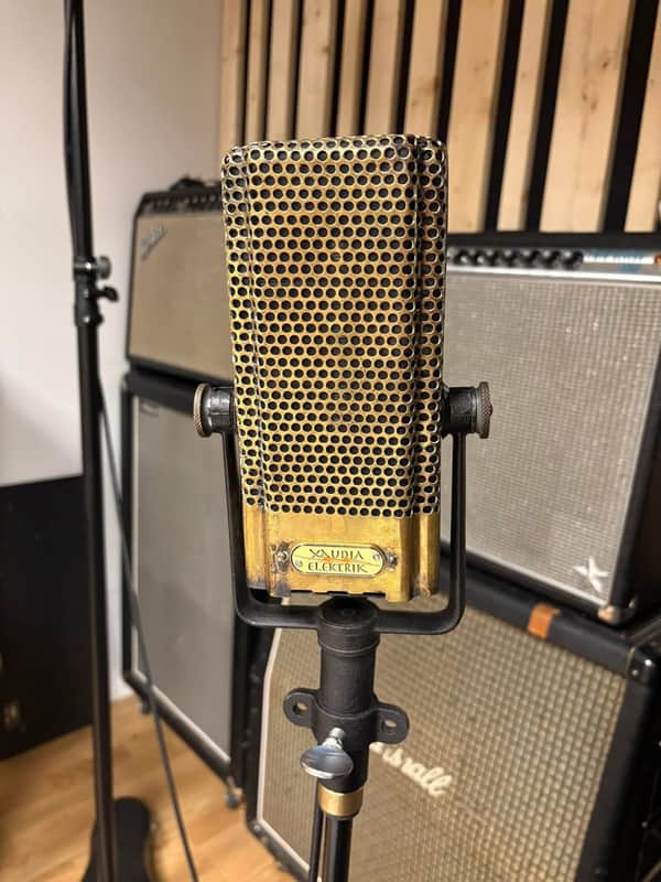 Melodium 42b Ribbon Microphone image 1