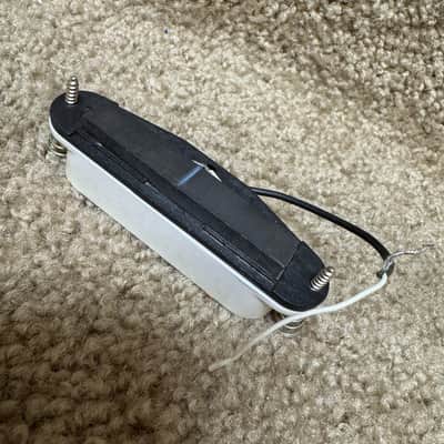 Gen Single Coil Pickup White Cover C image 3