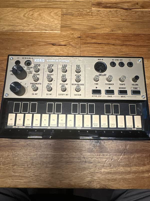 Korg Volca Keys - Analogue Loop Synth image 1