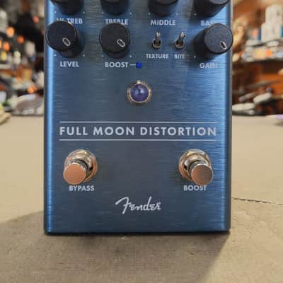 Fender Full Moon Distortion 2018 - Present - Blue image 3