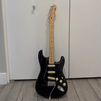 Fender FSR Special Edition Player Stratocaster with Maple Fretboard 2019 - 2021 - Black image 1