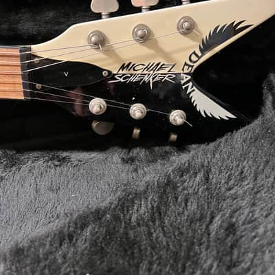 Dean Michael Schenker custom V 2002 - Black/White image 3