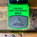 Behringer TO800 Vintage Tube Overdrive 2010s - Green