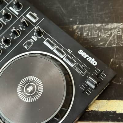 Roland DJ-202 Serato DJ Controller image 2