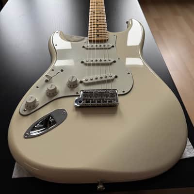 Fender Standard Stratocaster Lefthand Left-Handel LH Linkshänder Maple Fretboard 2006 - 2017 - Arctic White image 7