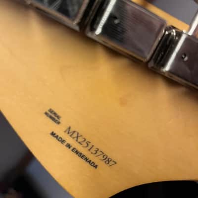 Fender Player II Jazzmaster 2024 - Present - 3-Color Sunburst image 2