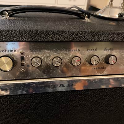 Guild Superstar 60’s amplifier image 3