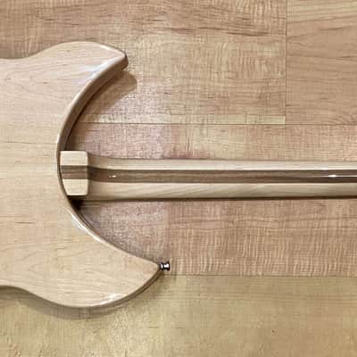 Rickenbacker 330 MG 6-String Electric Guitar MapleGlo (Natural) image 3