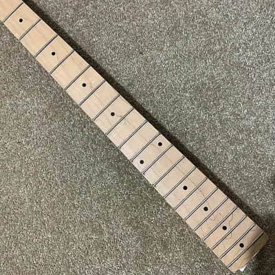 Harley Benton 5 String Bass Maple Wood Neck and 20 Frets Rosewood Fingerboard Fretboard image 8