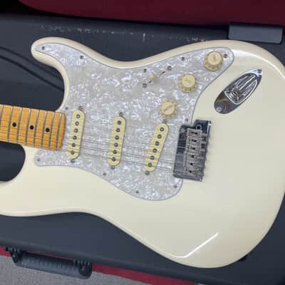 Fender American Professional II Stratocaster Maple Fretboard 2022 - Olympic White image 2