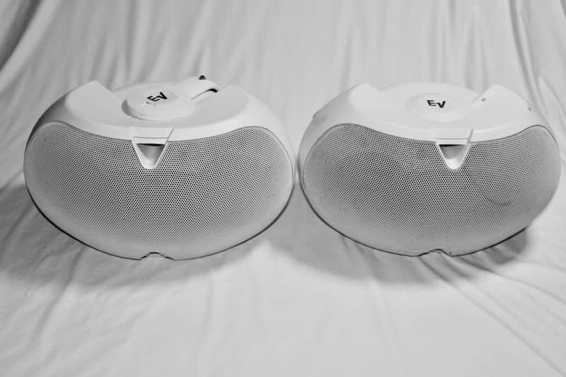 Electro-Voice EV EVID 6.2 EVID Series 300 Watt 2-Way Speakers Pair - White - Wall Mounted image 1