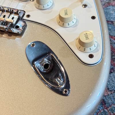 1997 Fender American Vintage '62 Stratocaster - Shoreline Gold image 9