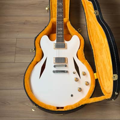 SIGNED ✍️Gibson Custom Shop White Limo Dave Grohl DG-335 Alpine White SIGNED✍️ BY DAVE GROHL 50 PIECES WORLDWIDE RARE Foo Fighters (VIDEO) image 10