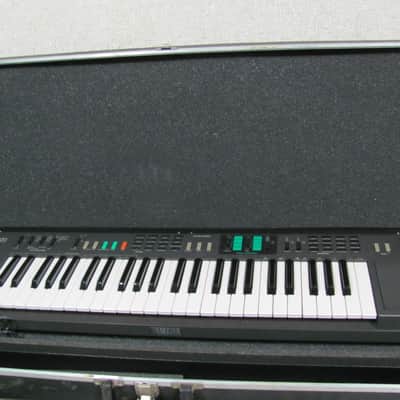 Yamaha PSR-21 With Hardshell molded Case 80's Black image 1