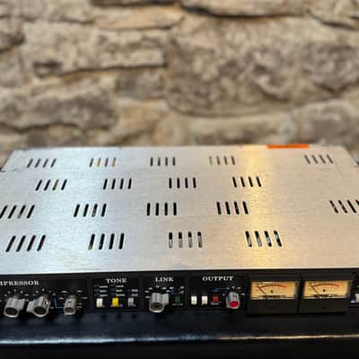 API 2500 Stereo Bus Compressor 2000 - 2019 - Black image 5
