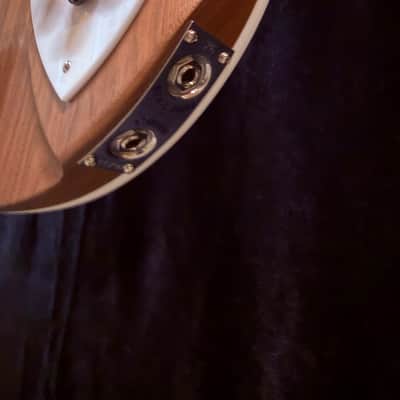 Rickenbacker 360W 2026 - Walnut image 10