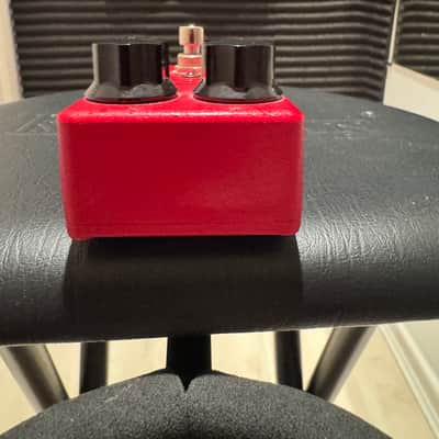 MXR M102 Dyna Comp 1995 - Present - Red image 5