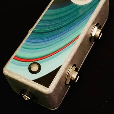 Saturnworks Stereo A/B Box Guitar Switch Pedal with TRS Jacks + LEDs - Handcrafted in California image 2