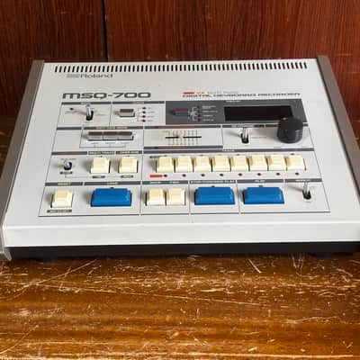 Roland MSQ-700 MIDI DCB multi-track digital keyboard recorder image 6