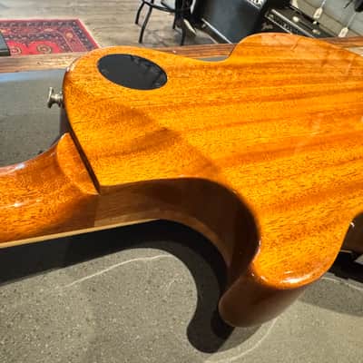Gibson Les Paul Studio Session 2024 - Present - Honey Burst image 3