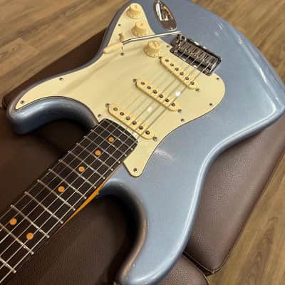 Fender USA Used Fender American Ultra Luxe Vintage '60s Stratocaster (Ice Blue Metallic/Rosewood) [SN.US25016203] image 10