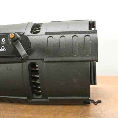 Martin Lighting RUSH PAR 2 RGBW Zoom US LED Par Can CG014GD image 2