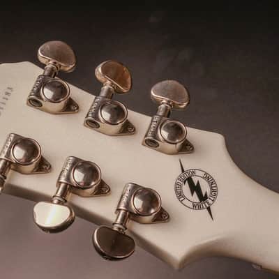 Epiphone Tommy Thayer "White Lightning" Les Paul - Limited Edition 2015 - KISS - Signed Photo + Case + Strap image 11