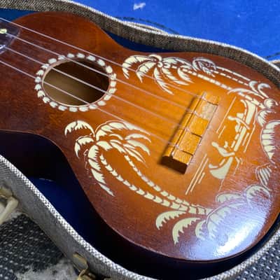 Silvertone Vintage Soprano Ukulele - Includes Chipboard Case! image 2