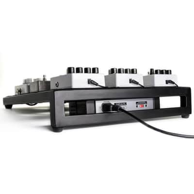 Electro-Harmonix MOP-10D Isolated Power Supply- Black image 12