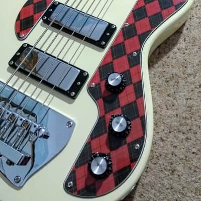 Ibanez Jet King JTKB200 bass (2009), Ivory finish with 'Argyle' pickguard plus new gig bag image 7