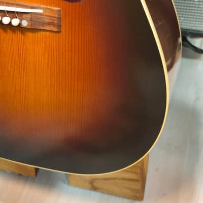 Gibson Custom 1942 Banner J-45 Reissue Vintage Sunburst 2023 image 10