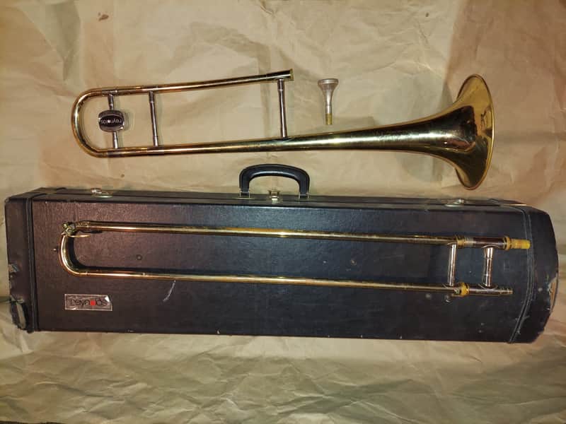 Reynolds Medalist Trombone, USA, Brass, with case and mouthpiece image 1