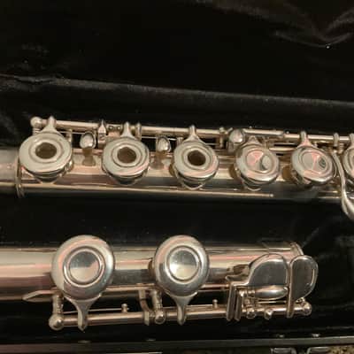 Yamaha Open Hole Flute All New Pads Model 281 image 2