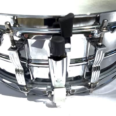 Ludwig 14" X 5" Snare Drum B/W badge serial #864805 w/ Gig Bag image 4